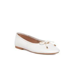 ✨HOST PICK✨ Steve Madden Blossoms Leather Flats